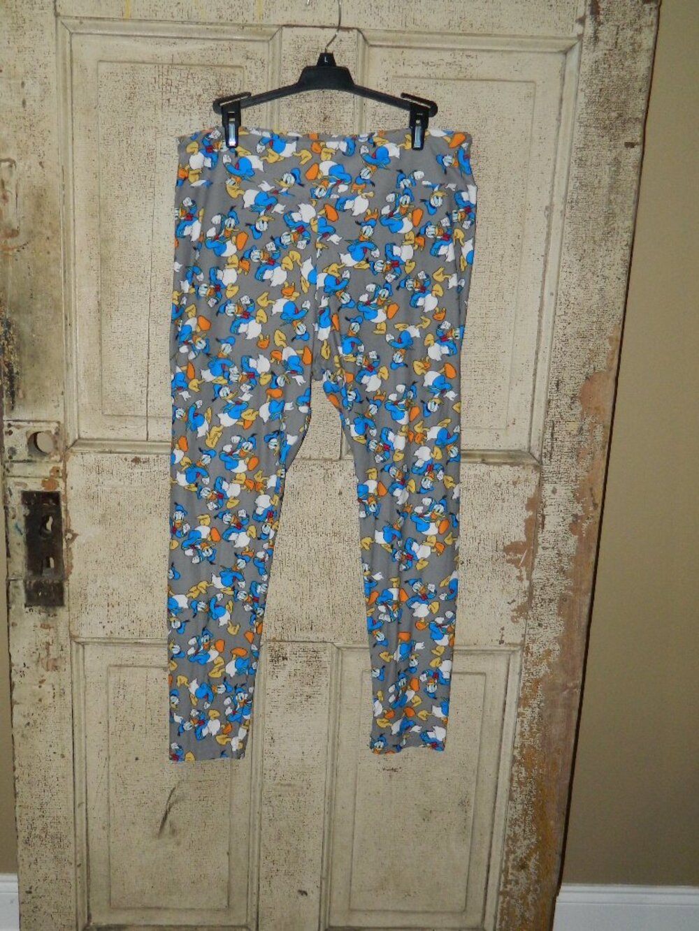 LuLaRoe Tall & Curvy Donald Duck Leggings READ (Q-19)